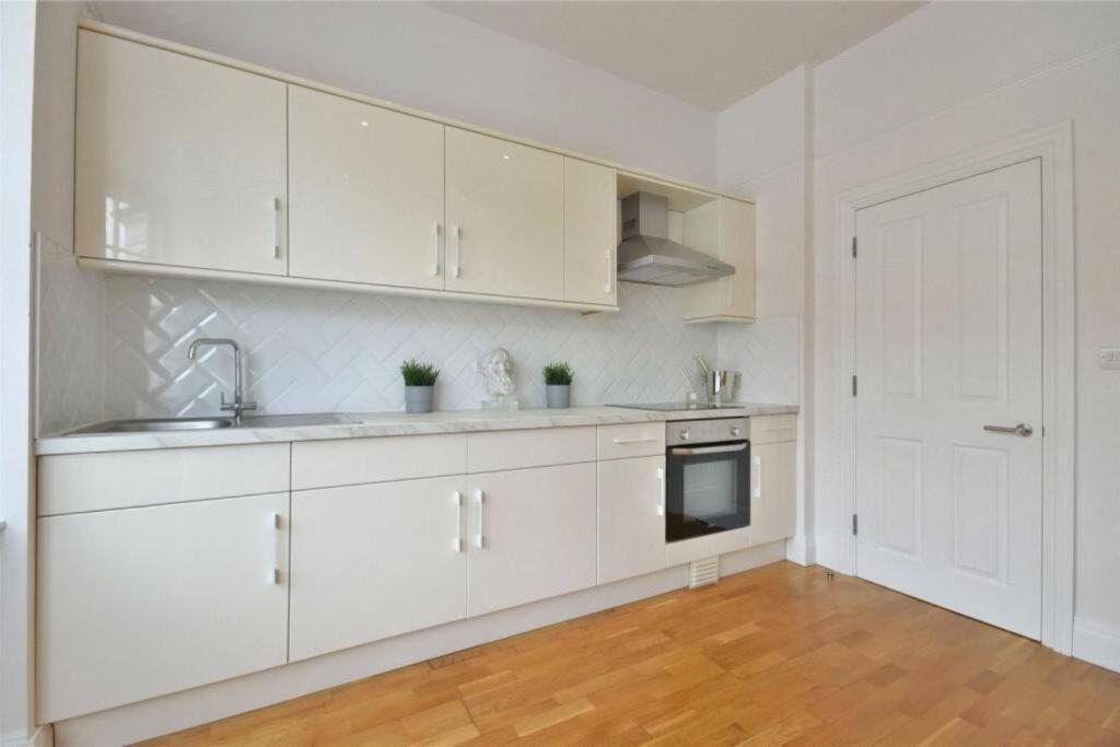 Luxury 3 Bed Apartment - Huge Outdoor Terrace & Amazing Transport Links London Exteriör bild