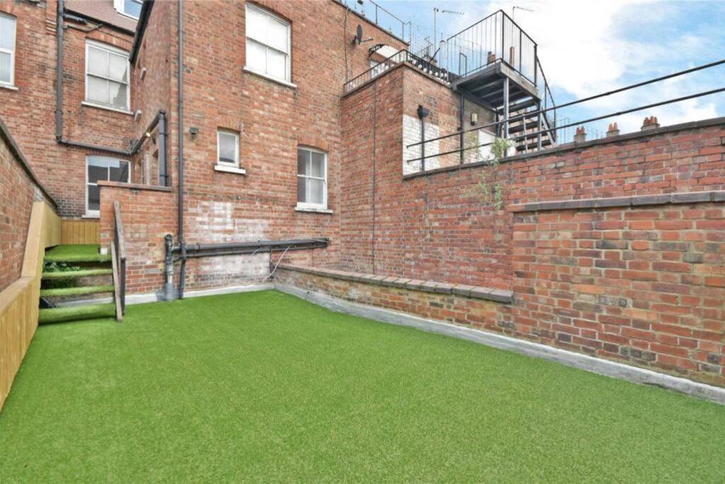 Luxury 3 Bed Apartment - Huge Outdoor Terrace & Amazing Transport Links London Exteriör bild